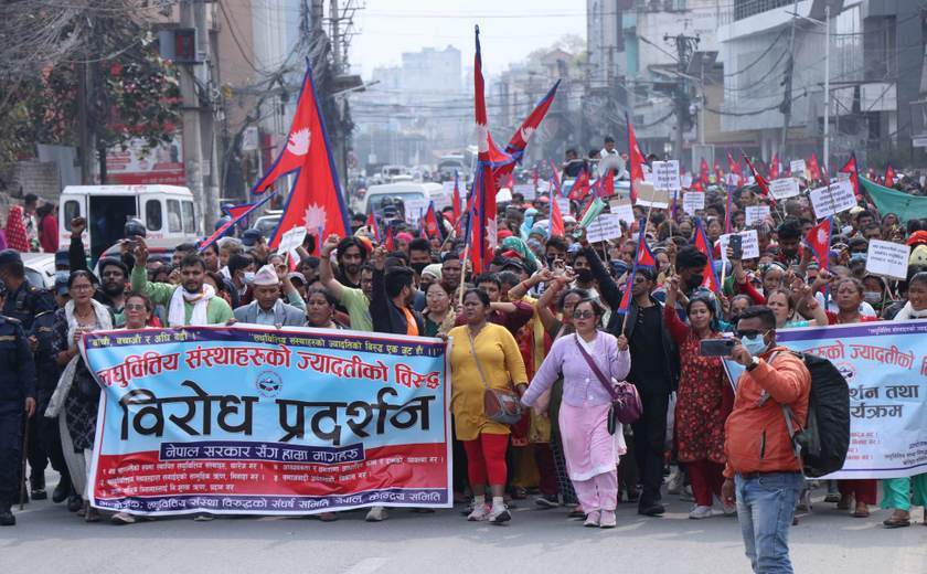 लघुवित्त र मिटरब्याजीविरुद्ध काठमाडौँमा पीडितहरू आन्दोलित
