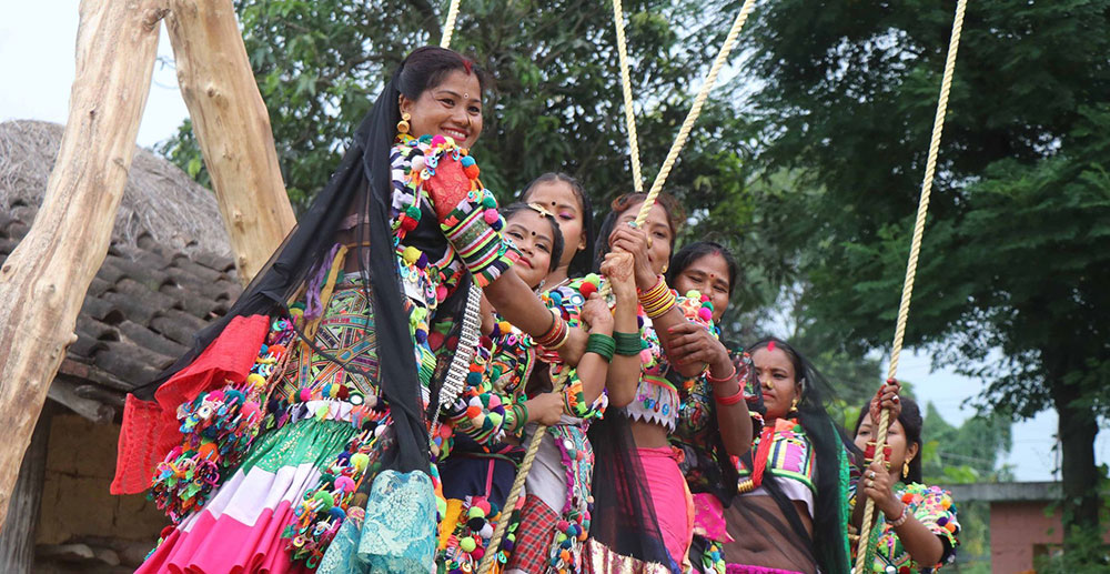 राना थारु समुदायले तिज मनाए